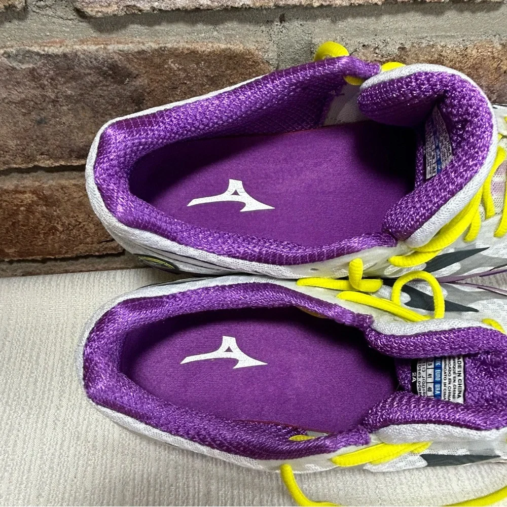 MIZUNO Wave Rider 17 Women’s Running Shoes